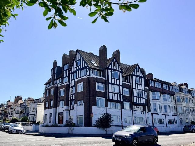 Flat for sale in Cliftonville West, Acol