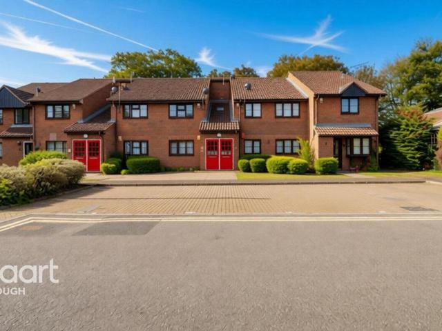 Flat for sale in Chalvey, Slough