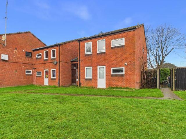 Flat for sale in Blackhills, Surrey