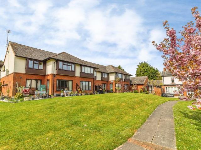 Flat for sale in Fenny Stratford, Milton Keynes