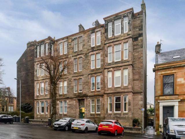 Flat for sale in Greenock, Scotland
