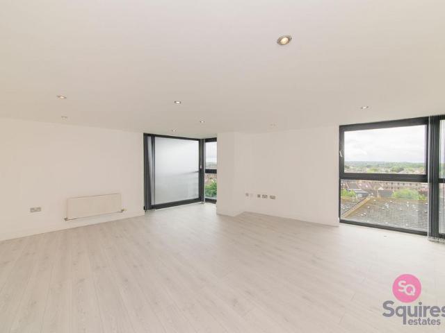 Flat for sale in North Finchley, Greater London