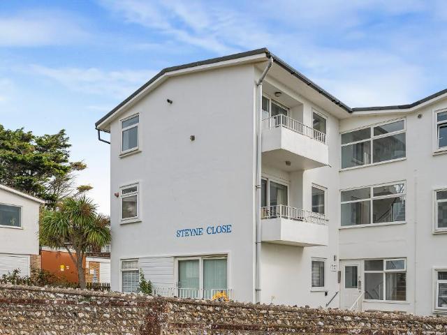 Flat for sale in Seaford, Iford