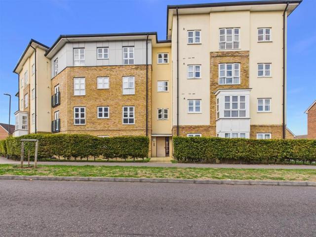 Flat for sale in Walton Court, Aylesbury