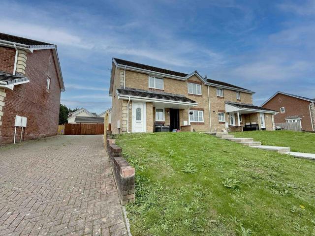Flat for sale in Bynea