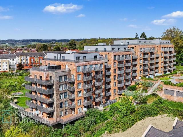 Flat for sale in Ringlestone, Midway
