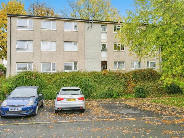 Flat for sale in Pouchen End, Hertfordshire