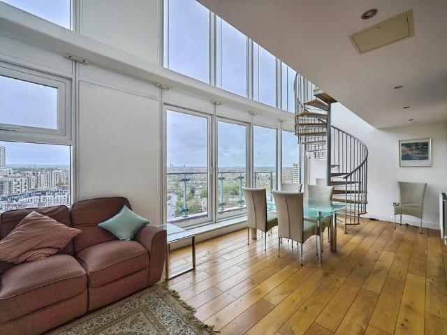 Flat for sale in Stratford Marsh, Greater London