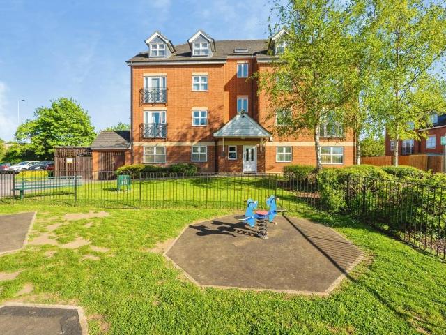 Flat for sale in Cauldwell, Bedford