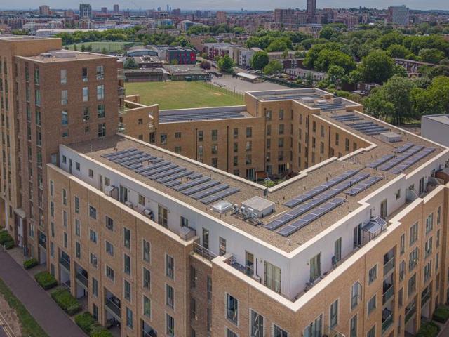 Flat for sale in Mill Hill, Greater London