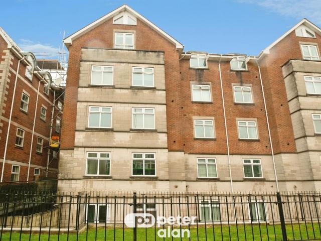 Flat for sale in Plasnewydd, Falcon Lodge