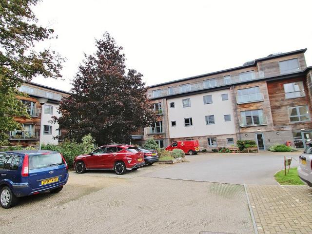 Flat for sale in Cogges, West Oxfordshire
