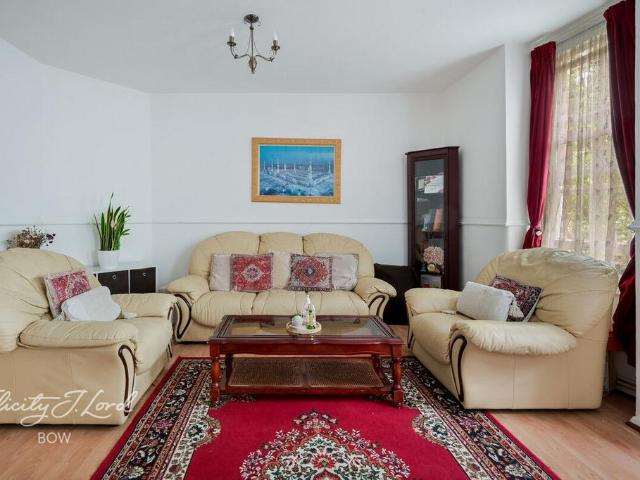 Flat for sale in Boundary Estate, Whitechapel