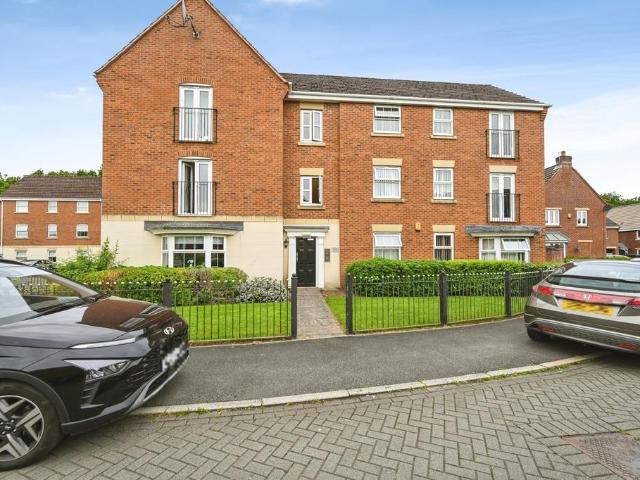 Flat for sale in Chapelford, Warrington