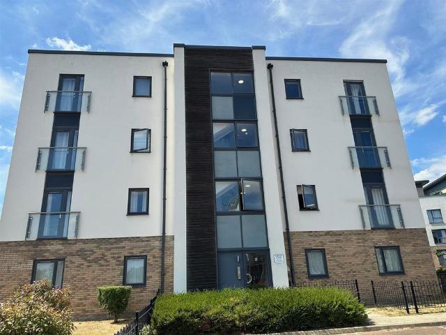 Flat for sale in Eastgate, Peterborough