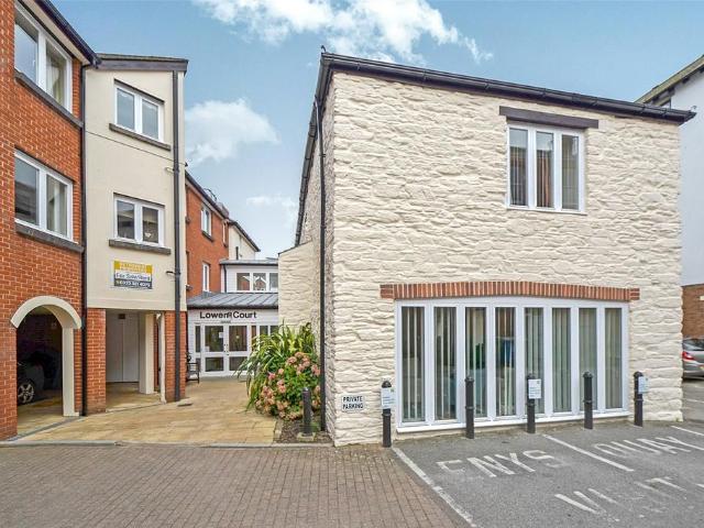 Flat for sale in Moresk, Penweathers