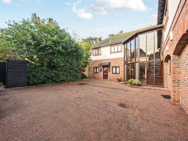 Flat for sale in Harestock, Hampshire