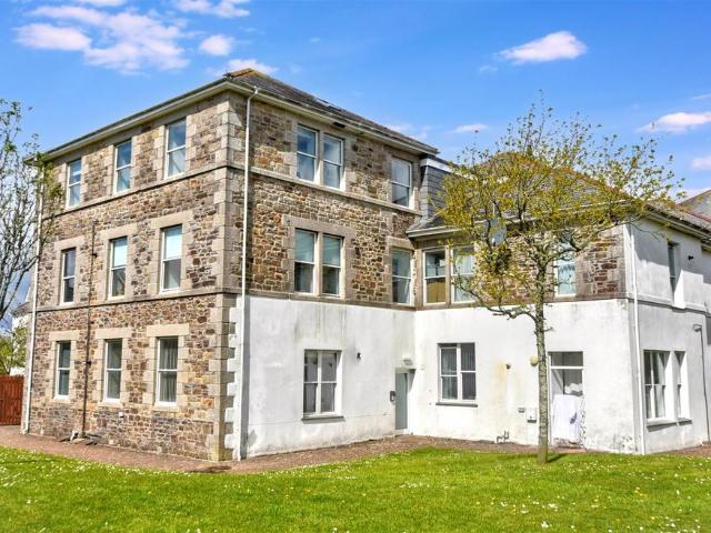Flat for sale in Mount Ambrose, Cornwall