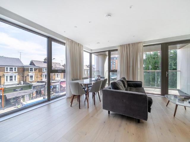 Flat for sale in Putney, Greater London