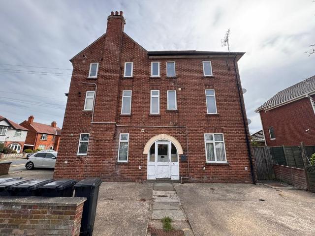 Flat for sale in Seacroft, Belleau