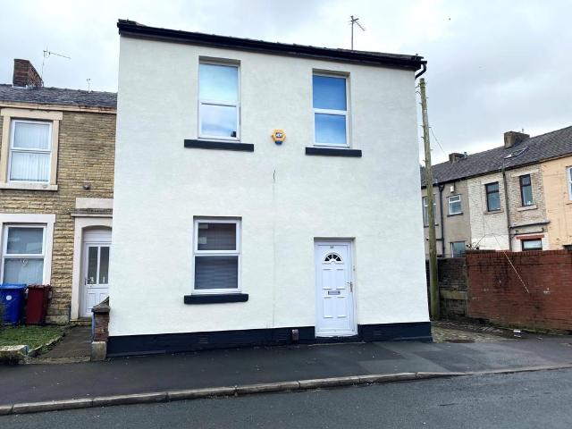 Flat for sale in Mill Hill, Blackburn