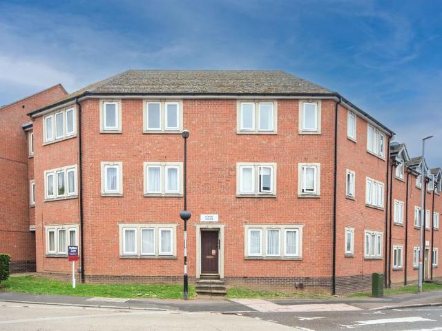 Flat for sale in Rothwell