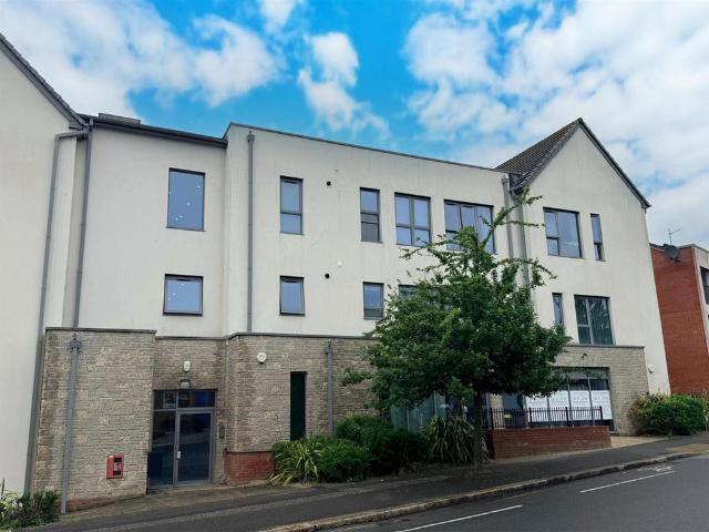 Flat for sale in Mount Wise