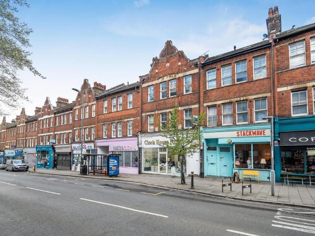 Flat for sale in Beckenham, Greater London