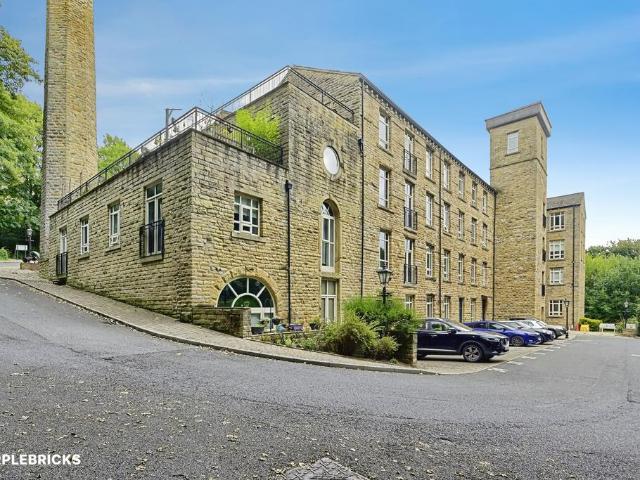 Flat for sale in Golcar, Kirklees