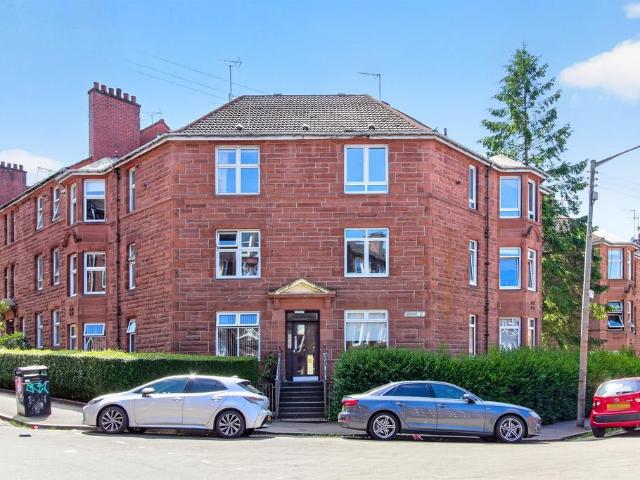Flat for sale in Crossmyloof, Scotland