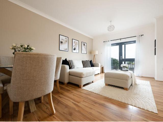 Flat for sale in Greenock, Scotland