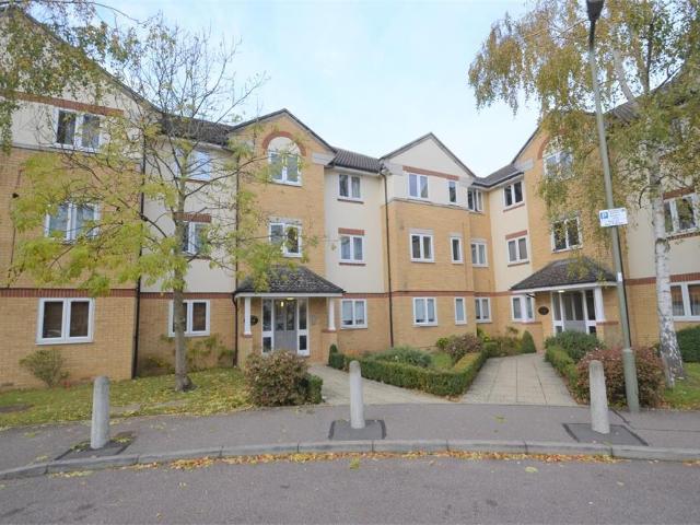 Flat for sale in The Hale, Greater London