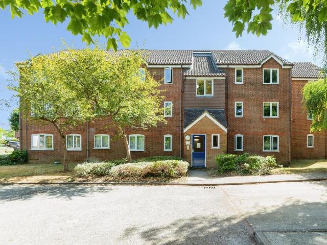 Flat for sale in Norton, King's Walden