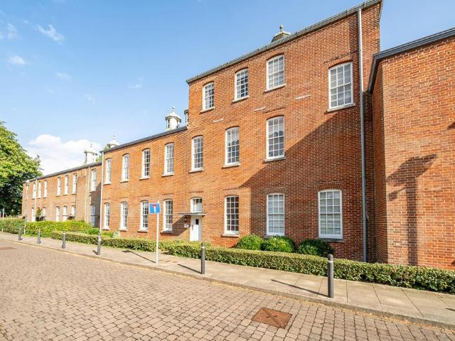 Flat for sale in Fareham, Knowle