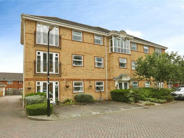 Flat for sale in Eastleigh, Helford
