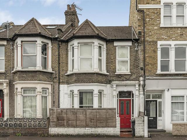 Flat for sale in Greater London