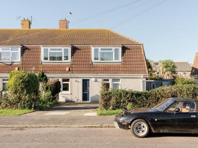 Flat for sale in North Weston, Portishead