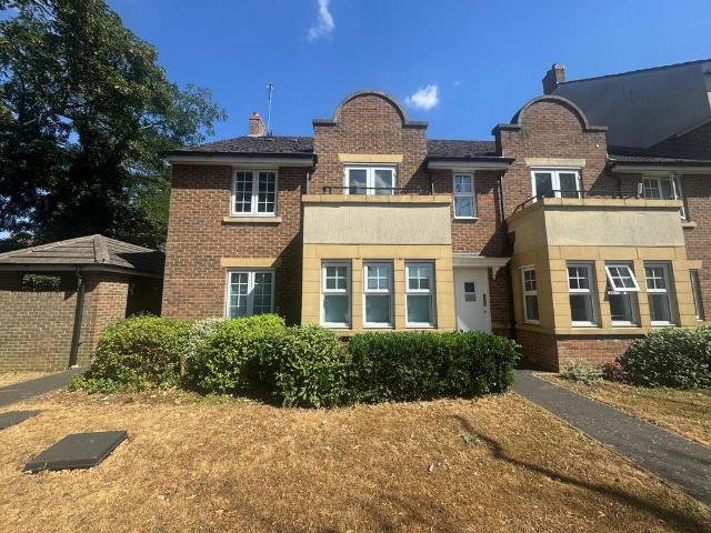 Flat for sale in Flitwick, Bedfordshire