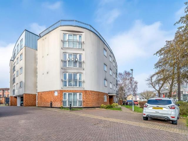 Flat for sale in London Borough of Bromley, Greater London