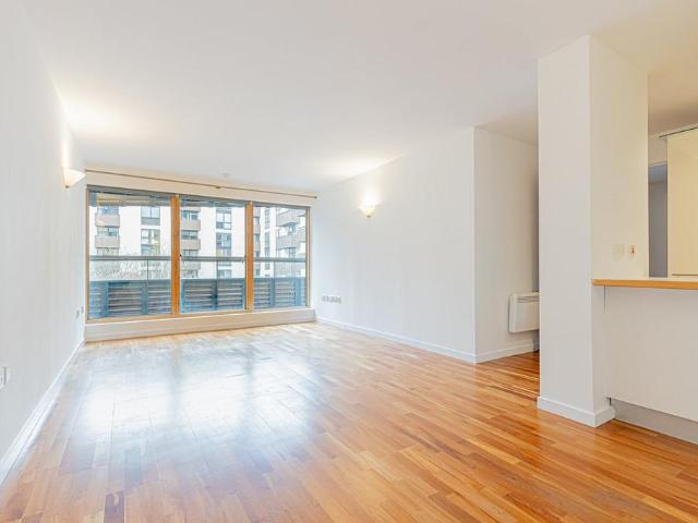 Flat for sale in Hoxton, De Beauvoir Town