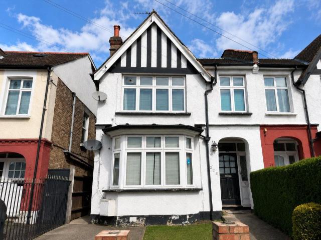 Flat for sale in London Borough of Lewisham, Greater London