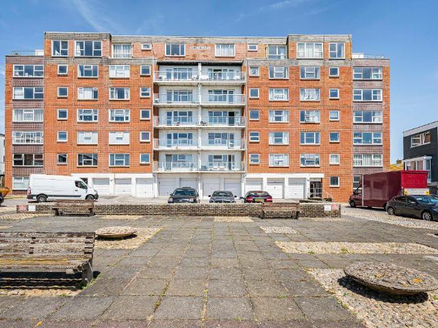 Flat for sale in Seaford, Iford