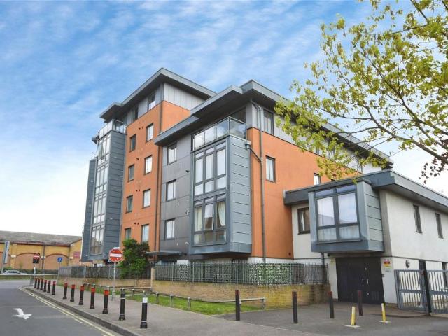 Flat for sale in Moulsham, Chelmsford
