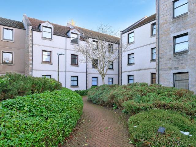 Flat for sale in Craigiebuckler, Ballindoch