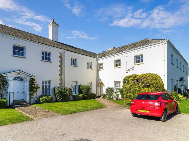 Flat for sale in Amersham