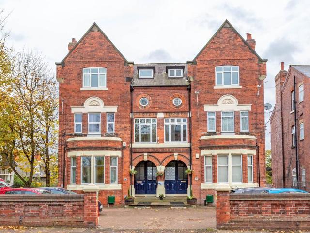 Flat for sale in Wheatley, South Yorkshire