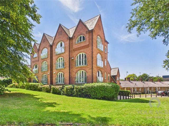 Flat for sale in Semilong, Northampton