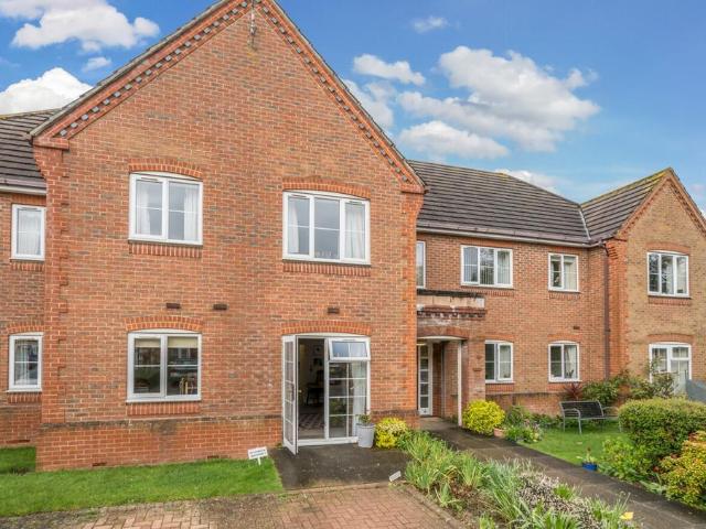 Flat for sale in Petersfield, Bolton Low Houses