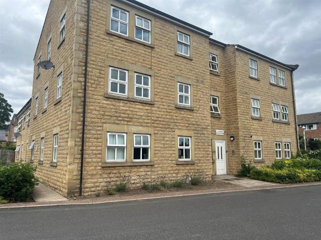 Flat for sale in Batley, West Yorkshire