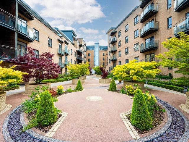 Flat for sale in Charlotteville, Westborough